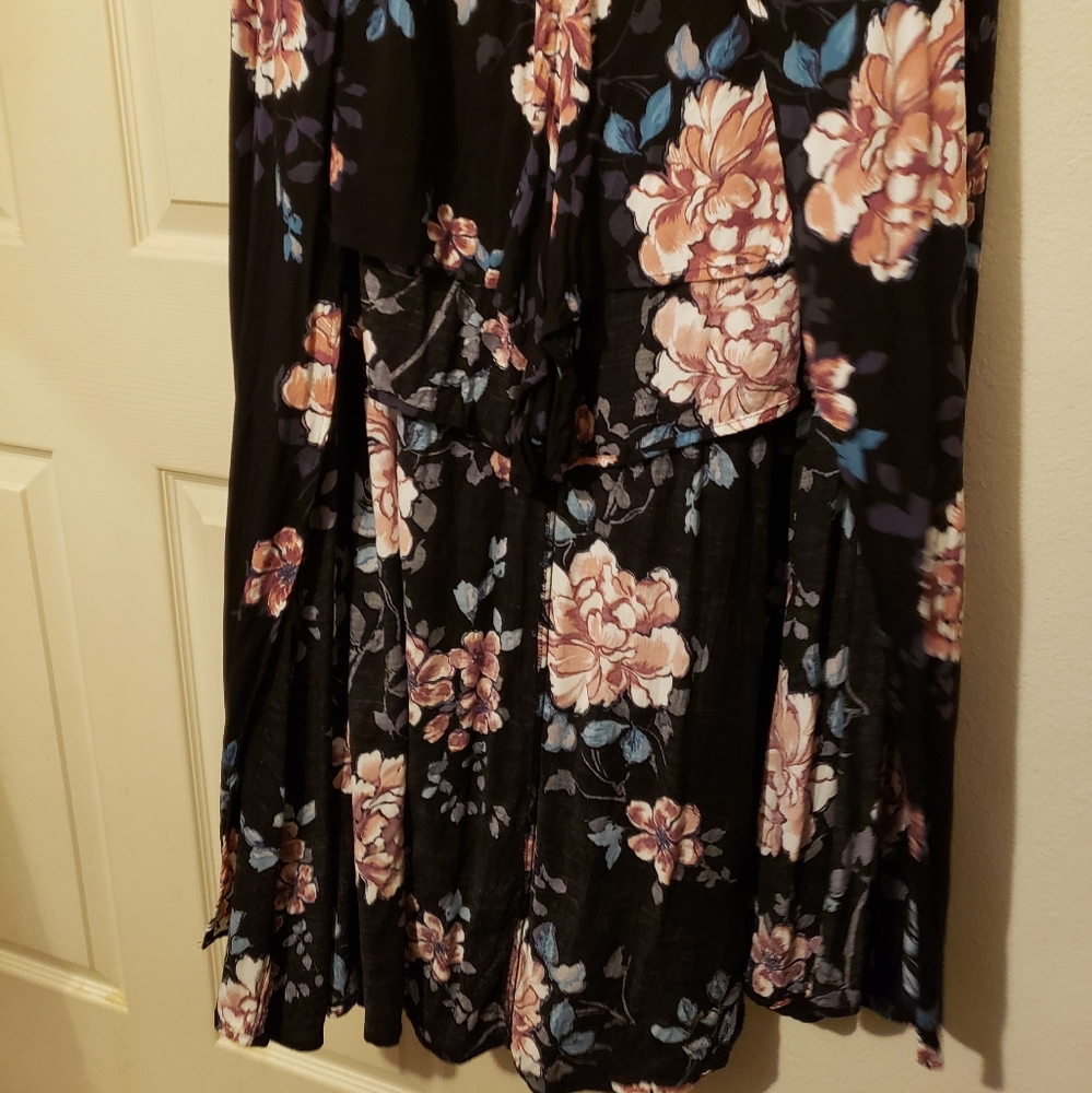 Torrid Hi-Lo Romper, Flutter Sleeve Romper, Black Romper, Floral Romper, Size 26 - Picture 2 of 4